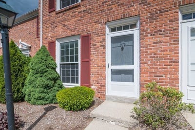 /international/us/1175-dickinson-springfield-ma-110108498291/