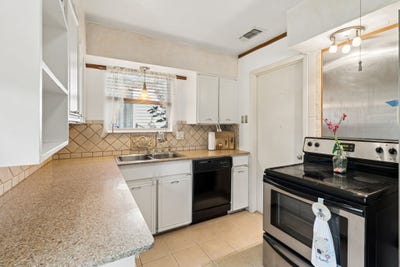 /international/us/1822-finley-road-irving-tx-110108153694/