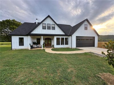 /international/us/17381-23-hwy-huntsville-ar-110100998308/
