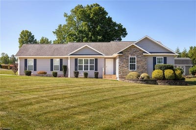 /international/us/535-evergreen-trail-thomasville-nc-110108632592/