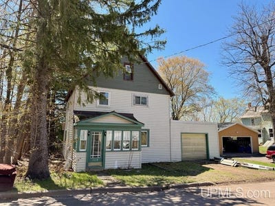 /international/us/1116-sigsbee-street-hancock-mi-110108189471/