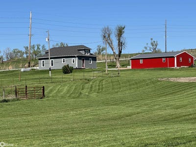 /international/us/1412-150th-street-corning-ia-110107996394/