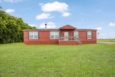 /international/us/8791-county-road-1143-celeste-tx-110107885917/