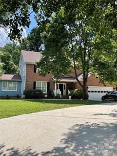 /international/us/2836-pickering-road-greensboro-nc-110100752774/