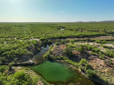 /international/us/neville-rd-mccamey-tx-110103304079/