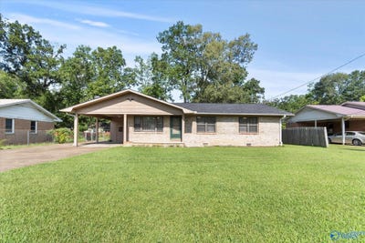 /international/us/322-sharon-street-scottsboro-al-110100527609/?lang=zh-tw