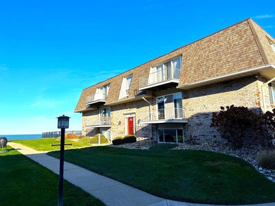 /international/us/3620-lakeshore-dr-f3-st-joseph-mi-110103533626/