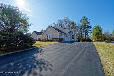 /international/us/82-killarney-drive-niskayuna-ny-110098294815/