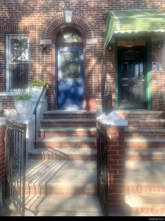 /international/us/159-e-93rd-street-brooklyn-ny-110106074278/