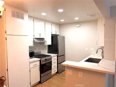/international/us/7025-glade-avenue-canoga-park-ca-110107453150/