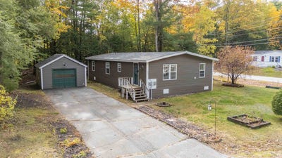 /international/us/46-eagles-way-alton-nh-110120589872/