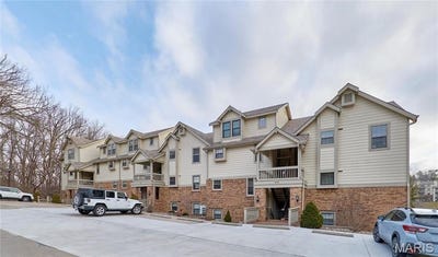 /international/us/2304-yellowstone-park-court-maryland-heights-mo-110097191086/