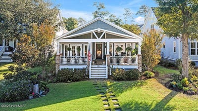 /international/us/506-quarter-master-drive-southport-nc-110120647764/