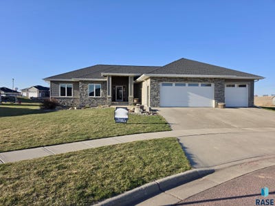 /international/us/2824-e-sunflower-cir-brandon-sd-110107172991/