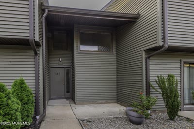 /international/us/5b-auburn-court-red-bank-nj-110101503495/