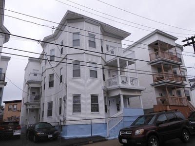 /international/us/22-24-cedar-st-lawrence-ma-110106980118/