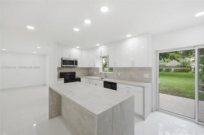 /international/us/22384-thousand-pines-ln-boca-raton-fl-110108479880/
