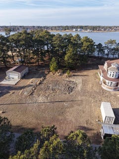 /international/us/1-woodland-dr-lot-1-chincoteague-va-110106758028/