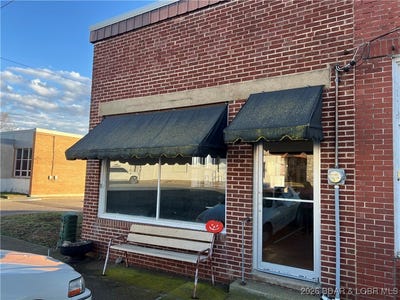 /international/us/302-w-2nd-st-stover-mo-110104597876/
