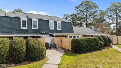 /international/us/37-barnes-street-greenville-nc-110106259270/