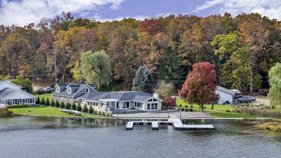 /international/us/2217-shady-lane-court-clarklake-mi-110095990976/