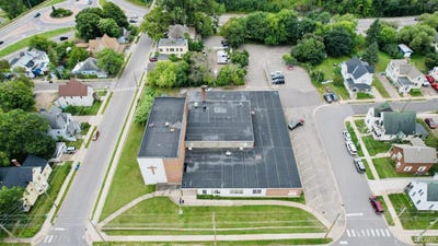 /international/us/143-fisher-street-marquette-mi-110106549649/
