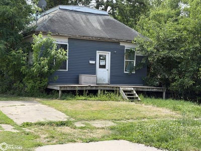 /international/us/220-e-franklin-centerville-ia-110108390874/