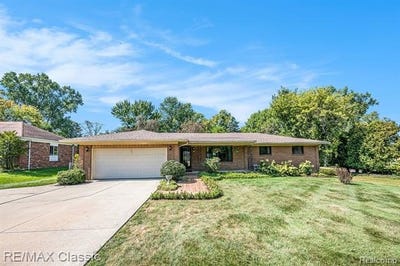 /international/us/24943-glenda-street-novi-mi-110102216596/