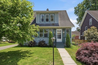 /international/us/24-thomas-ave-holyoke-ma-110108956373/