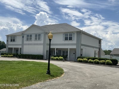 /international/us/100-village-way-kingston-tn-110108977142/