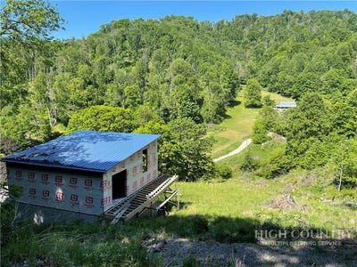 /international/us/george-s-gap-road-vilas-nc-110108441372/