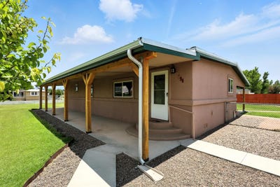 /international/us/16-yerba-road-los-lunas-nm-110100842740/
