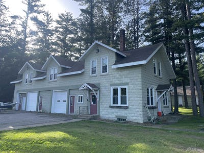 /international/us/n18776-us-highway-141-8-pembine-t-wi-wi-110100428896/