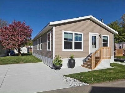 /international/us/203-spruce-lane-mankato-mn-110102906916/