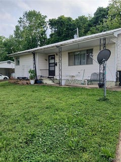 /international/us/901-maple-street-doniphan-mo-110107638320/