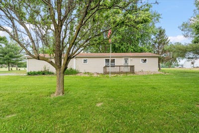 /international/us/462-county-road-2600-n-mahomet-il-110108504111/