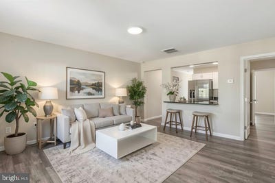 /international/us/208-white-violet-way-kearneysville-wv-110106474619/