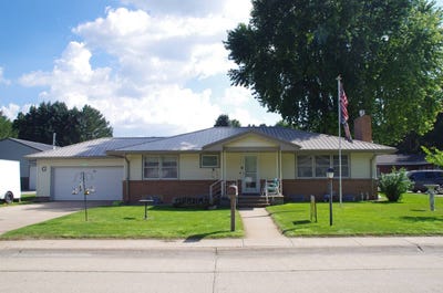 /international/us/210-s-g-st-broken-bow-ne-110101908295/