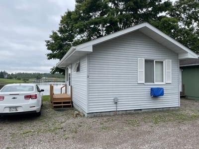 /international/us/9452-m-33-cheboygan-mi-110102148754/
