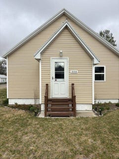 /international/us/300-west-3rd-st-oshkosh-ne-110107657775/