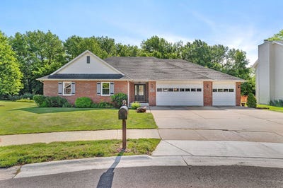 /international/us/525-stacey-court-braidwood-il-110108852001/