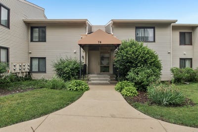 /international/us/74-commonwealth-court-vernon-hills-il-110108751527/