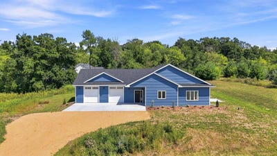 /international/us/32-256th-street-osceola-wi-110119613192/