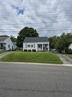 /international/us/560-w-spiller-st-wytheville-va-110119538836/