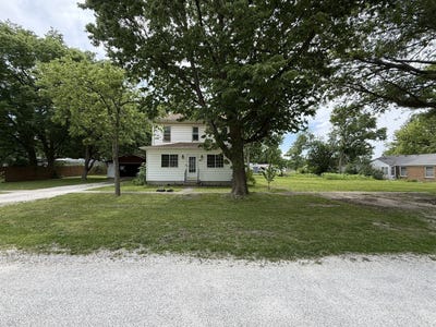 /international/us/221-n-crossley-street-melvin-il-110108451049/