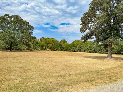 /international/us/1-oak-tree-atoka-ok-110090459847/