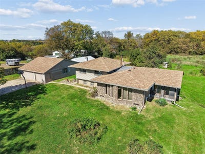 /international/us/15999-fulton-street-indianola-ia-110120415024/