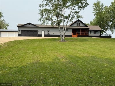 /international/us/1616-130-avenue-erin-prairie-twp-wi-110099904884/