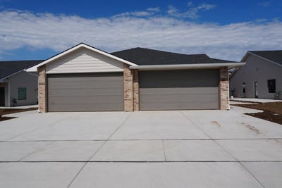 /international/us/17012-14-w-lawson-st-cir-goddard-ks-110106769620/