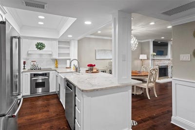 /international/us/8511-westover-court-granbury-tx-110099160200/